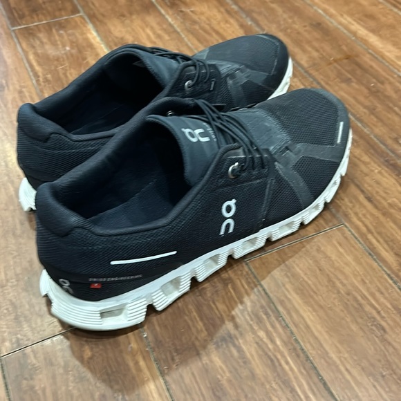 On Running Other - Cloud 5 Shoes